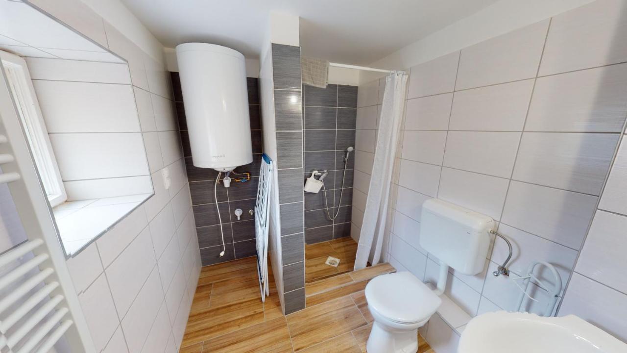 Family Apartman Mişcolţ Exterior foto