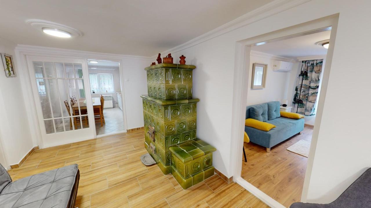 Family Apartman Mişcolţ Exterior foto