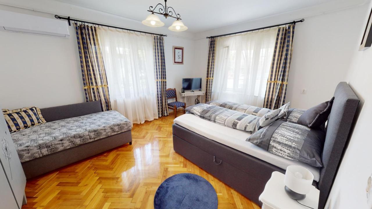 Family Apartman Mişcolţ Exterior foto