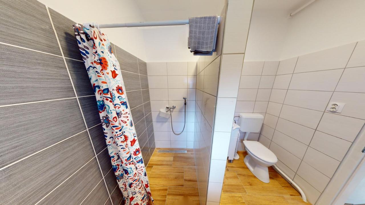 Family Apartman Mişcolţ Exterior foto
