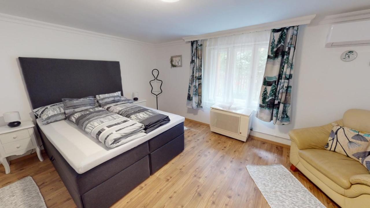 Family Apartman Mişcolţ Exterior foto
