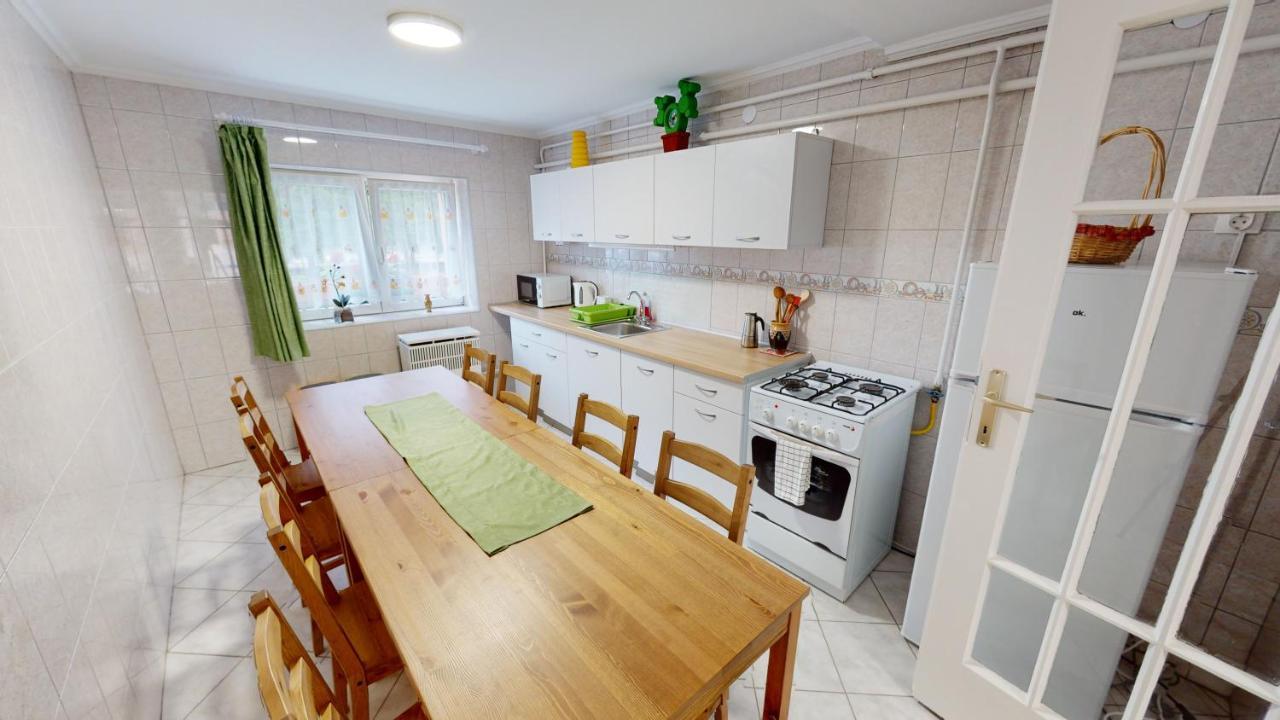 Family Apartman Mişcolţ Exterior foto