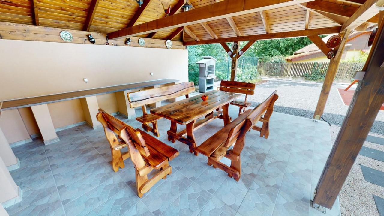 Family Apartman Mişcolţ Exterior foto
