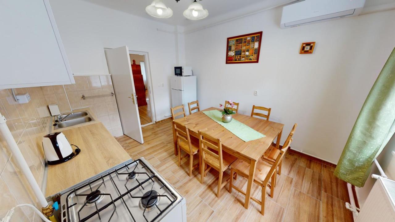 Family Apartman Mişcolţ Exterior foto