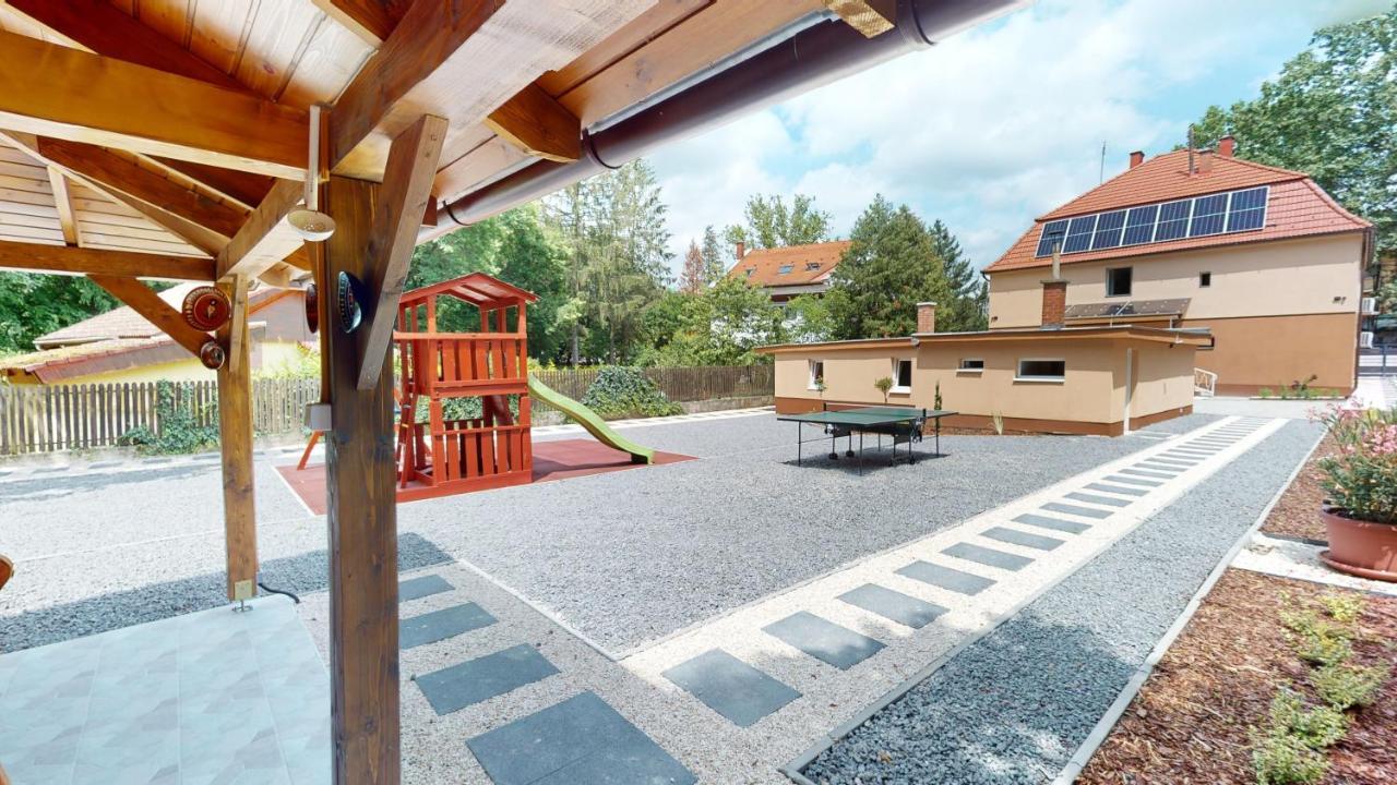 Family Apartman Mişcolţ Exterior foto