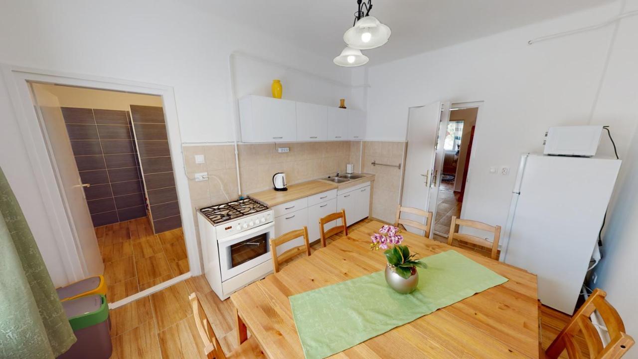 Family Apartman Mişcolţ Exterior foto