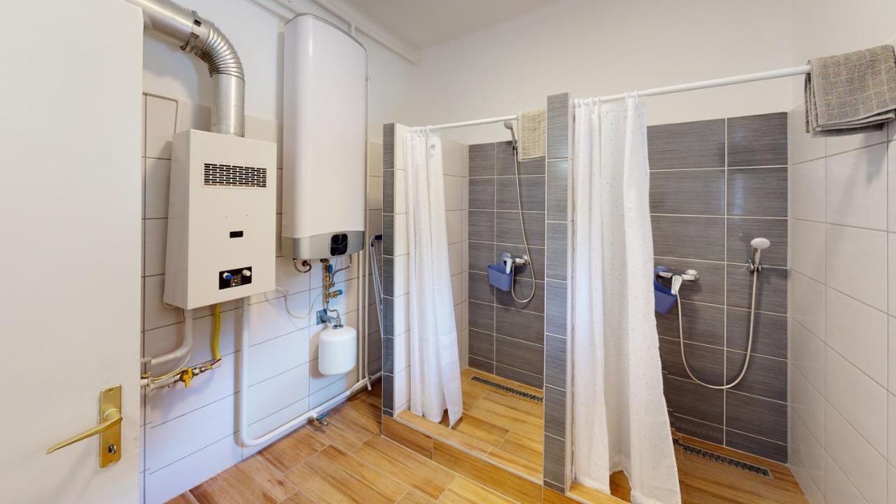 Family Apartman Mişcolţ Exterior foto