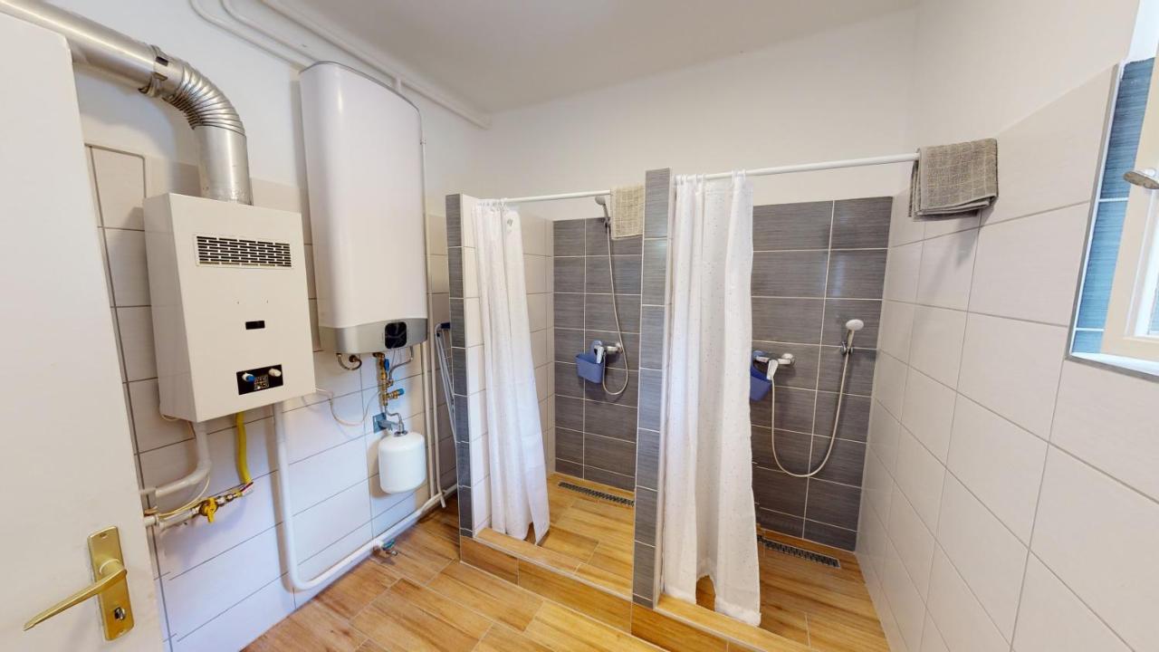 Family Apartman Mişcolţ Exterior foto