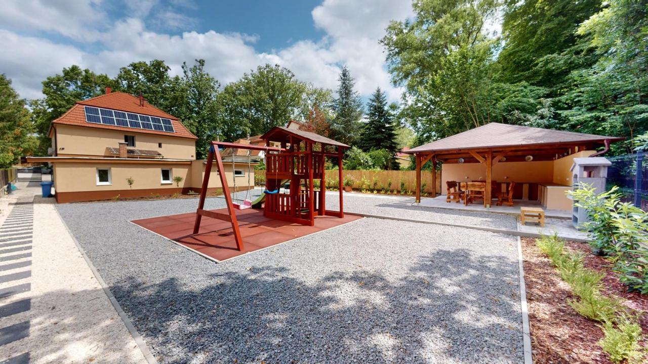 Family Apartman Mişcolţ Exterior foto